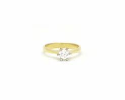 Bague solitaire en or avec diamant de 0,50 carat