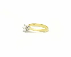 Bague solitaire en or avec diamant de 0,50 carat