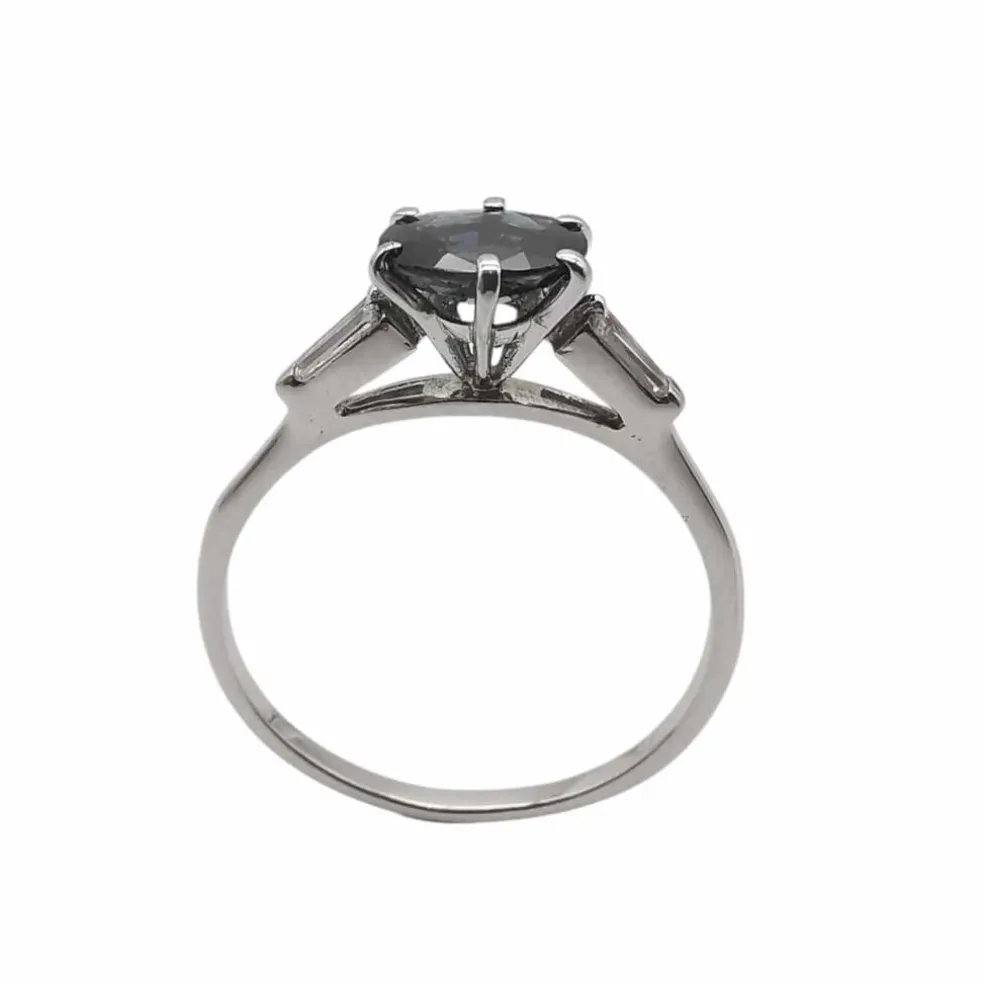Bague solitaire en or avec saphir & diamants