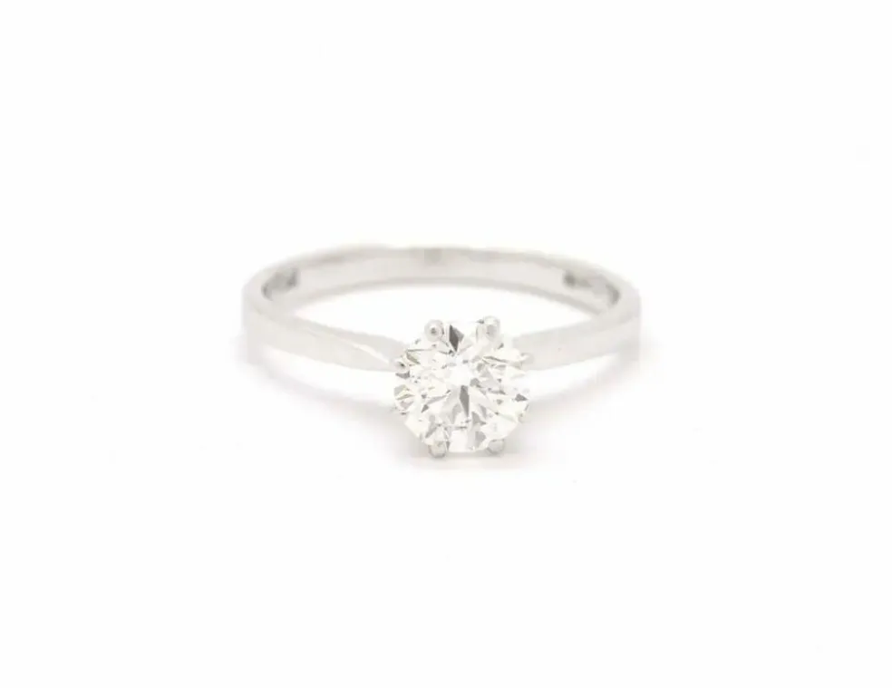 Bague solitaire en or blanc certifié HRD