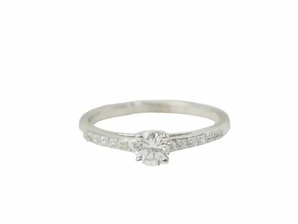 Bague solitaire en or blanc et diamants 0.30 ct