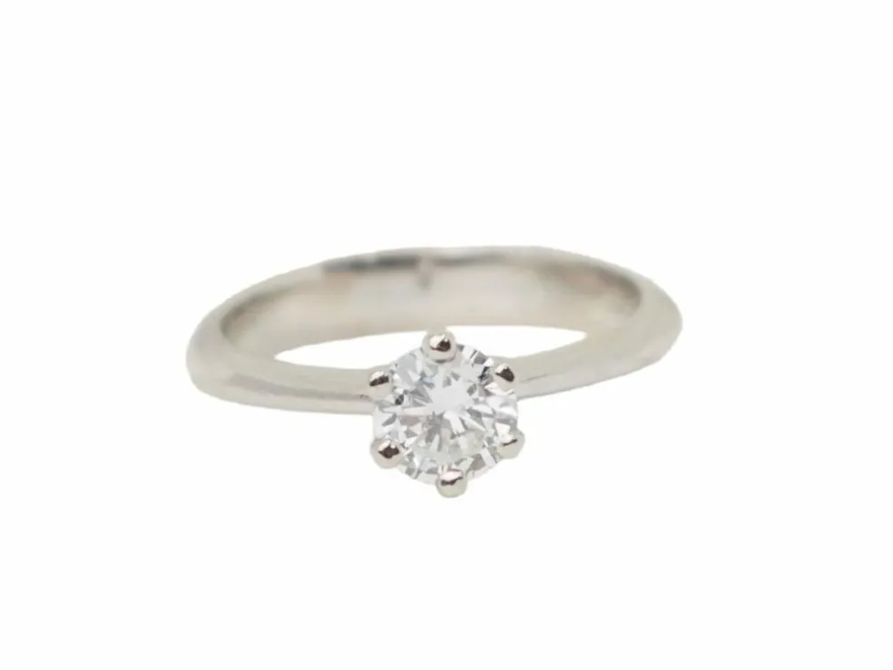 Bague solitaire en or blanc et diamant 0.53ct