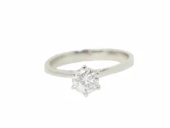 Bague solitaire en or blanc et diamant 0.58ct