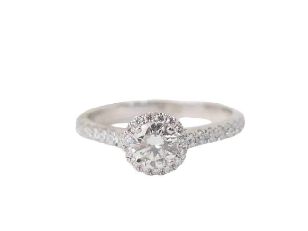 Bague solitaire en or blanc et diamant