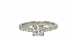 Bague solitaire en or blanc et diamant