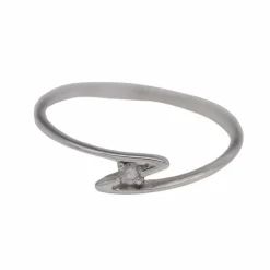 Bague solitaire en or blanc avec diamant central
