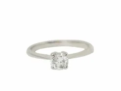 Bague solitaire en or blanc et diamant 0.51ct