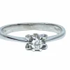 Bague solitaire en or blanc et diamants