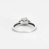 Bague solitaire en or blanc et diamant