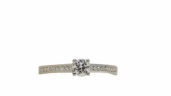 Bague solitaire en or blanc et diamant