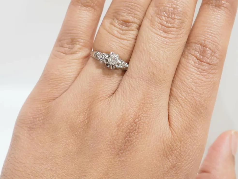 Bague solitaire en or blanc et platine, diamant 0,23ct