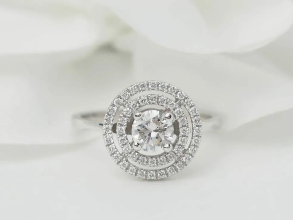 Bague solitaire en or blanc et diamant de 0,46 ct