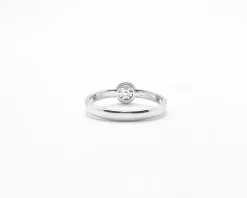 Bague solitaire en or blanc