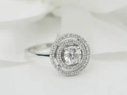 Bague solitaire en or blanc et diamant de 0,46 ct