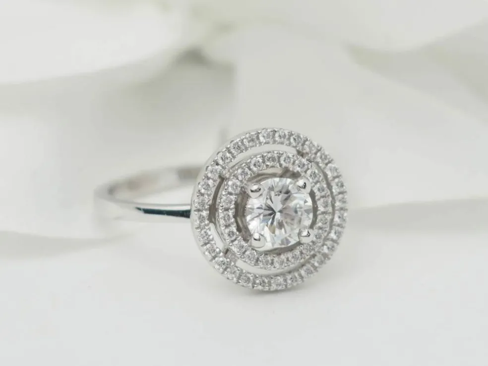 Bague solitaire en or blanc et diamant de 0,46 ct