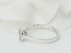 Bague solitaire en or blanc et diamants 0.15ct