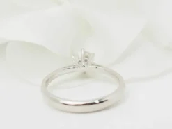 Bague solitaire en or blanc et diamant 0.58ct
