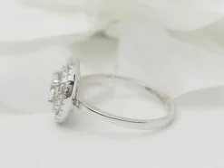 Bague solitaire en or blanc et diamant de 0,46 ct