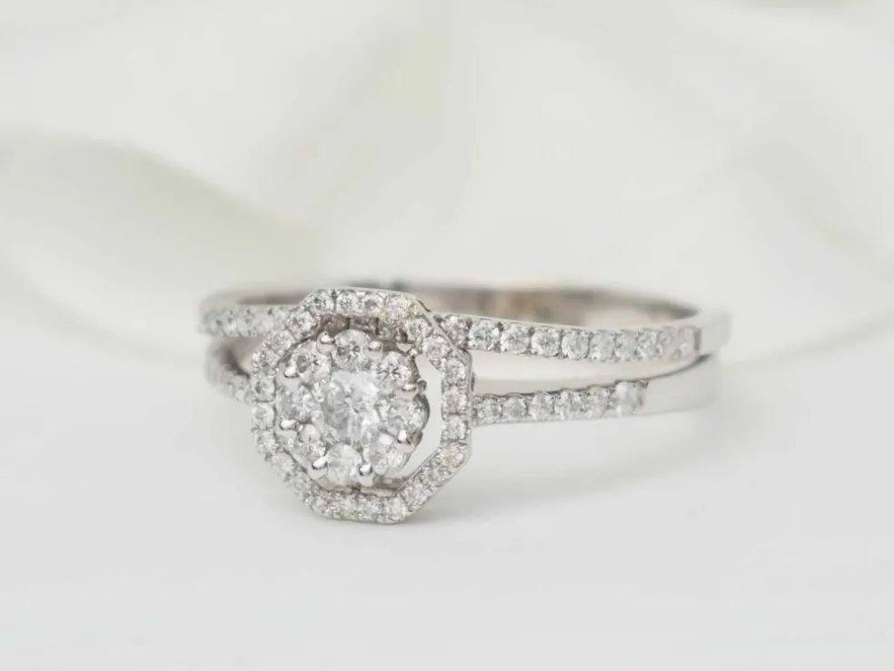Bague solitaire en or blanc et diamants 0.66ct