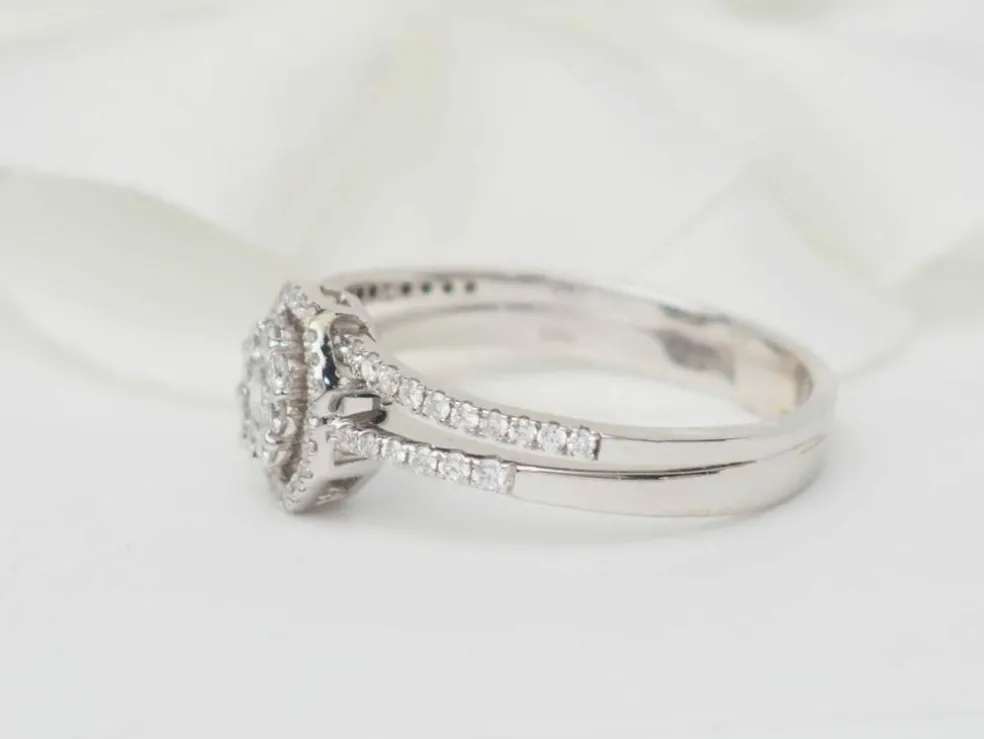 Bague solitaire en or blanc et diamants 0.66ct