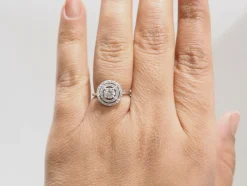 Bague solitaire en or blanc et diamant de 0,46 ct