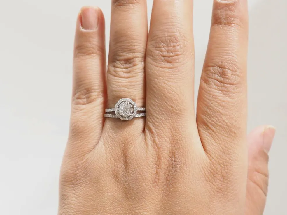 Bague solitaire en or blanc et diamants 0.66ct