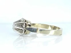 Bague solitaire en or blanc 18 carats et diamant 0,10 carat