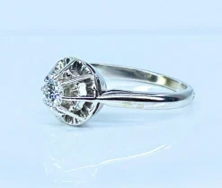 Bague solitaire en or et platine, diamant