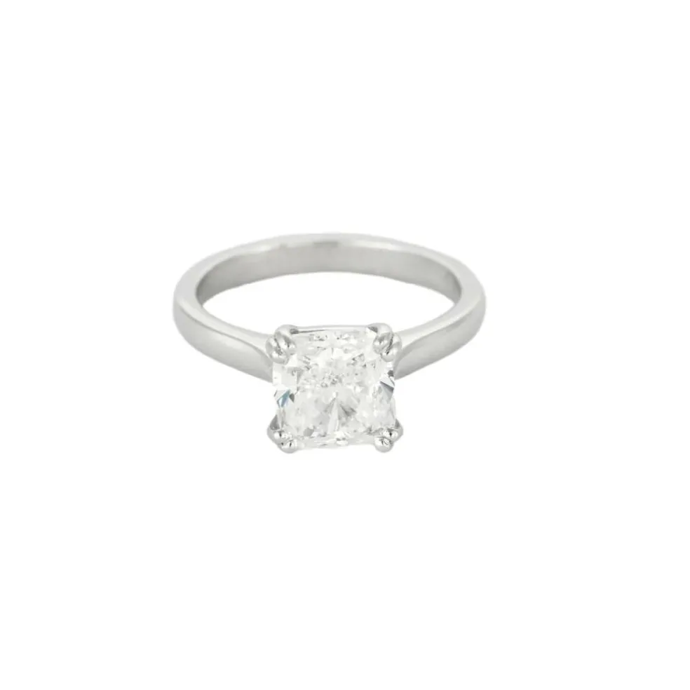 Bague solitaire en or gris et diamant 3.01 carat