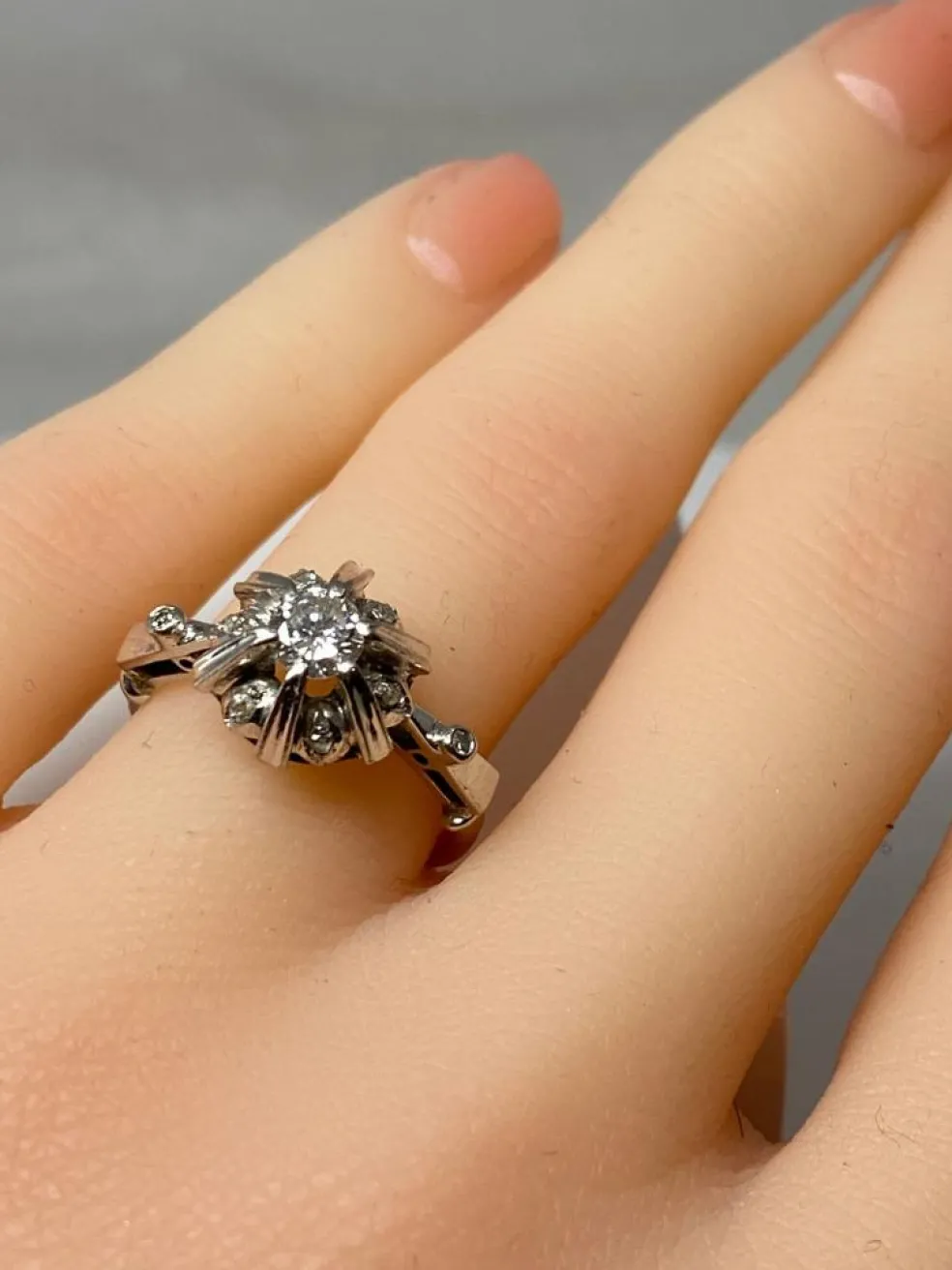 Bague solitaire en Or gris, et Diamants