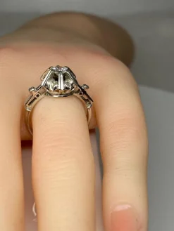 Bague solitaire en Or gris, et Diamants