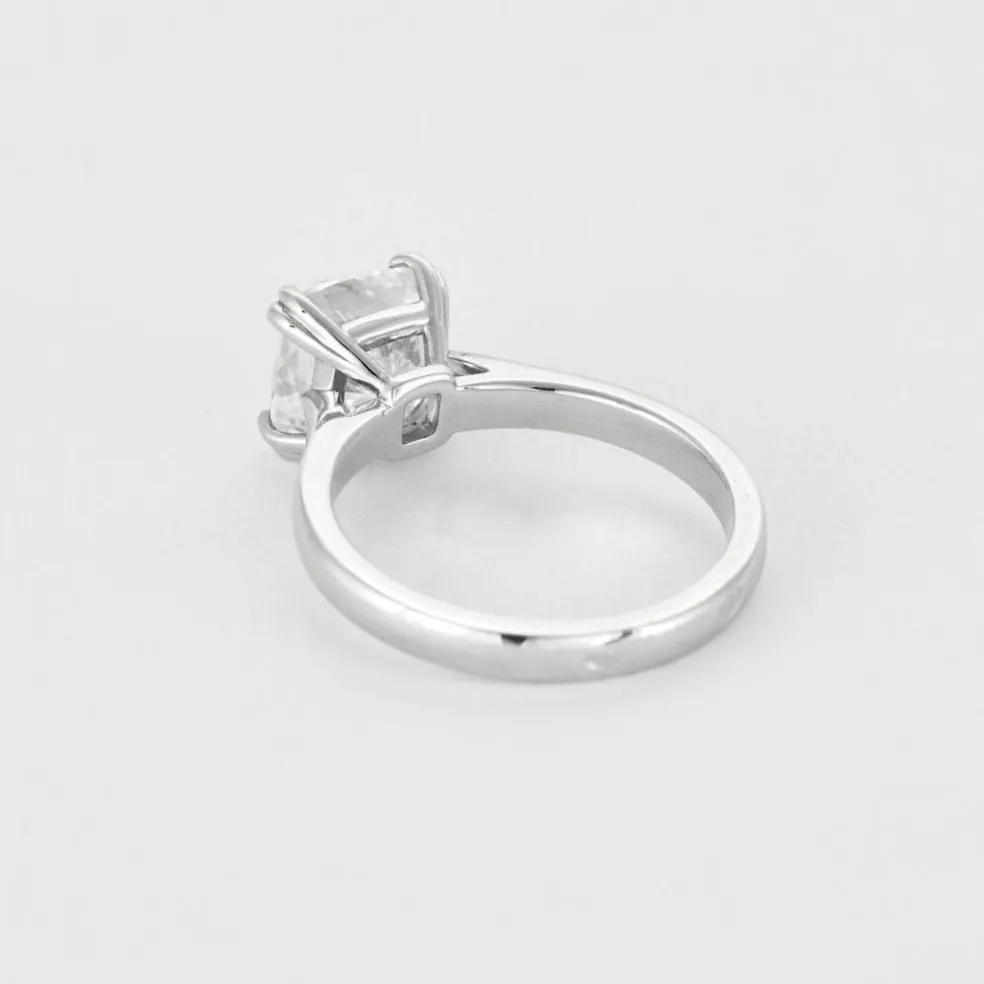 Bague solitaire en or gris et diamant 3.01 carat