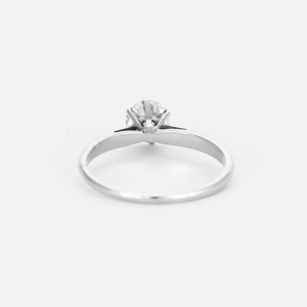 Bague solitaire en or gris et diamant