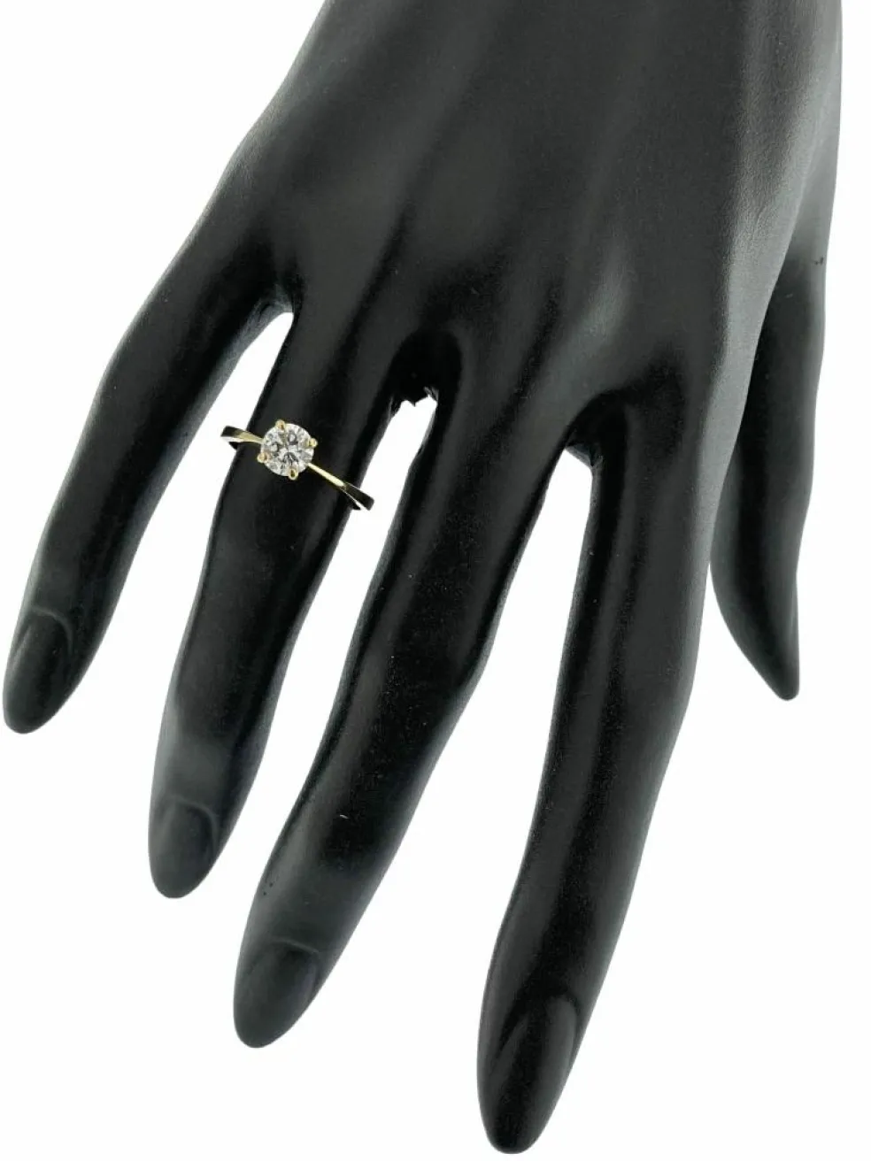 Bague solitaire en or jaune certifiée HRD