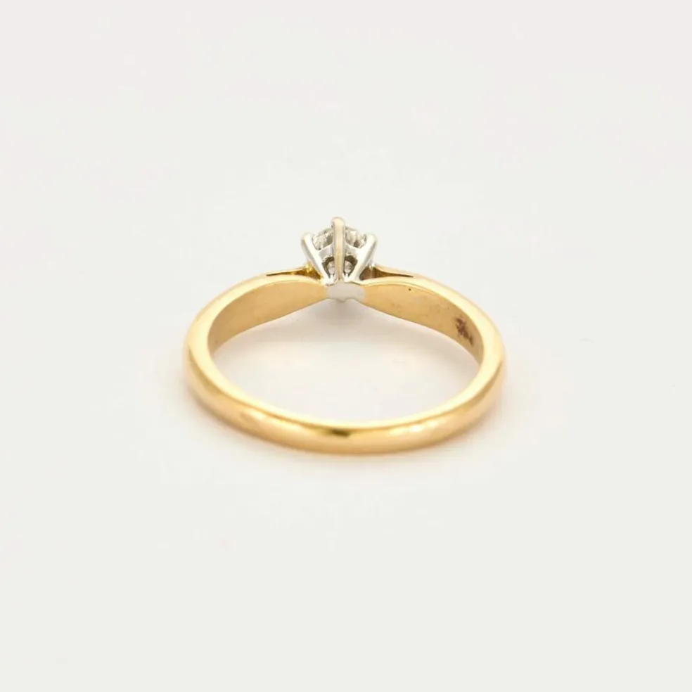 Bague solitaire en or jaune et diamant