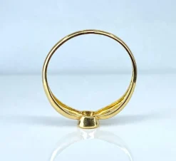 Bague solitaire en or jaune et diamants