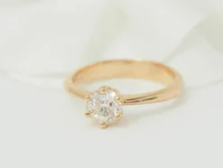 Bague solitaire en or rose et diamant 0.69ct certifié