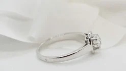 Bague Solitaire en Platine & Diamant