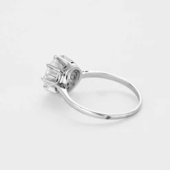 Bague solitaire en platine et diamant