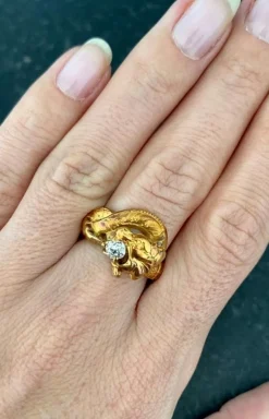Bague solitaire Néo Gothique figurant une tête de chimère