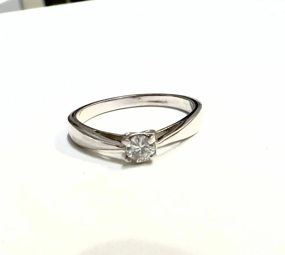 Bague solitaire Or blanc Diamant
