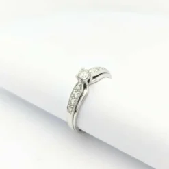 Bague solitaire Or blanc Diamants