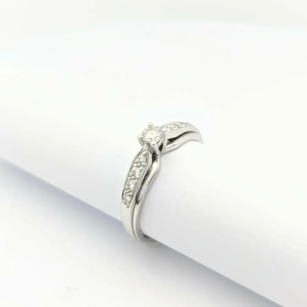 Bague solitaire Or blanc Diamants