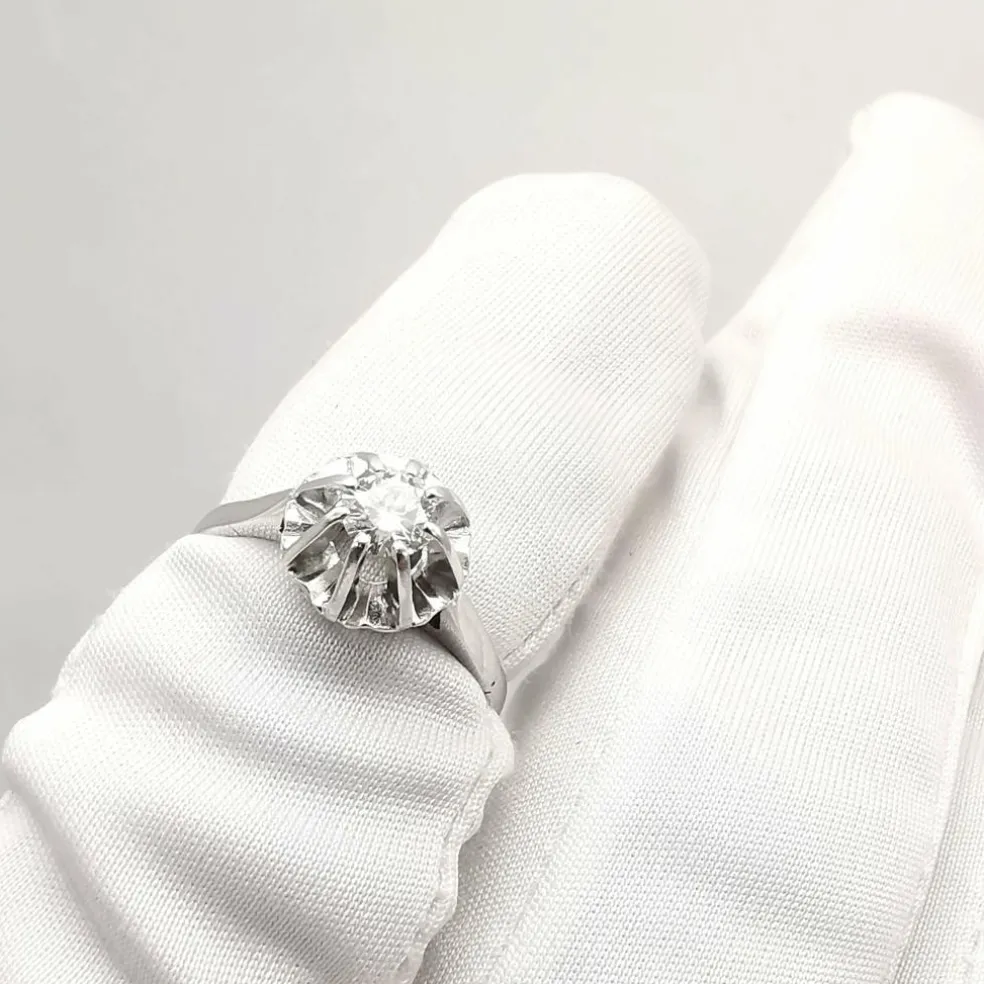 Bague solitaire or blanc diamant
