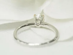 Bague solitaire or blanc diamant