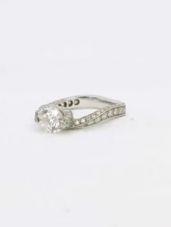 Bague solitaire or blanc diamants taille brillant 0,90 ct