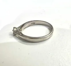Bague solitaire Or blanc Diamant