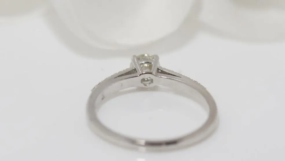 Bague Solitaire or blanc et diamant 0.41ct