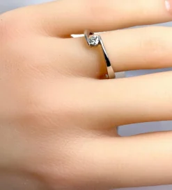 Bague solitaire or blanc et diamant de taille octogonale