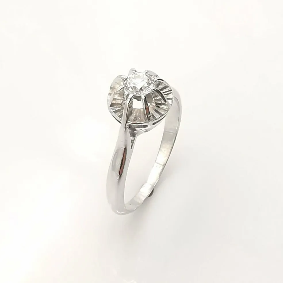 bague solitaire or et diamant